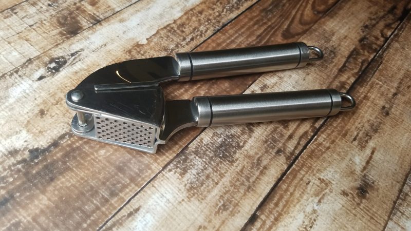 garlic press