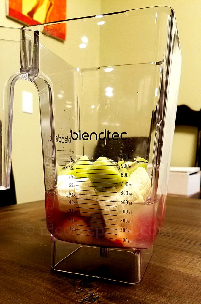 Blender for banana strawberry lemon kiwi smoothie