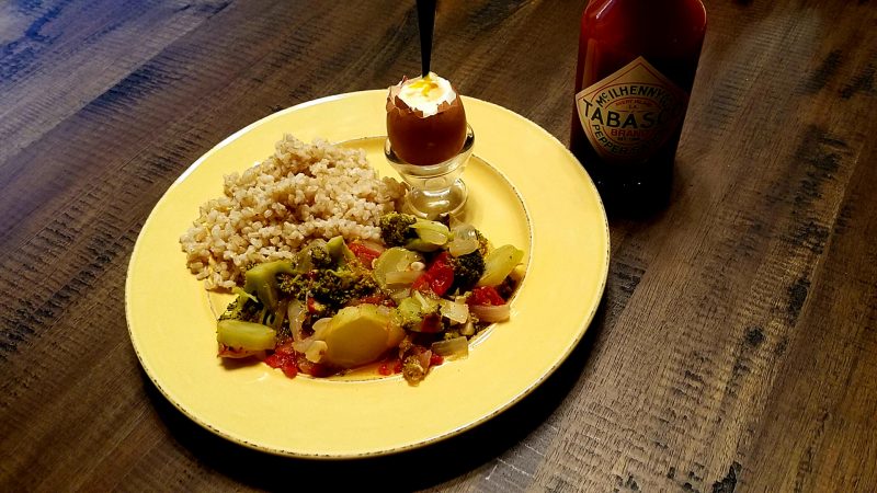 Broccoli in tomato sauce with brown rice