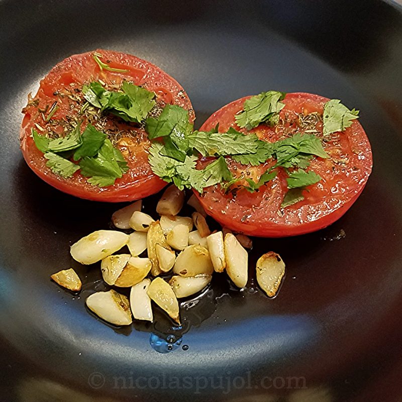 French style seared tomatoes with garlic