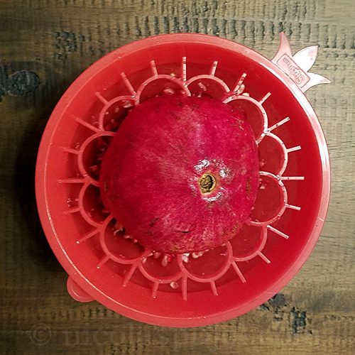 How to easily extract pomegranate seeds Pomegranates