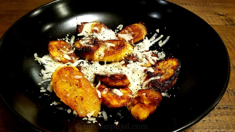 Fried plantains appetizer dish