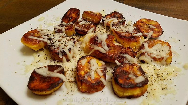 Fried plantains with mozzarella cheese and ground pepper