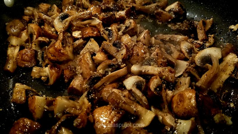 Cooked mushrooms in avocado oil