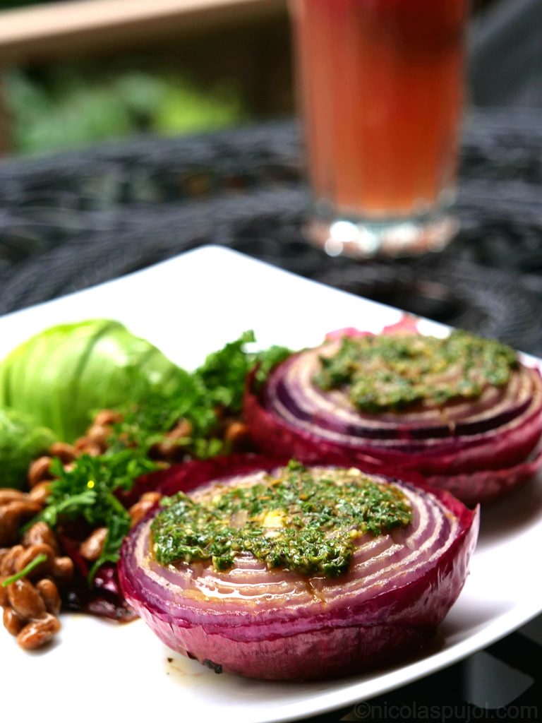 Baked onion natto and avocado fusion dish