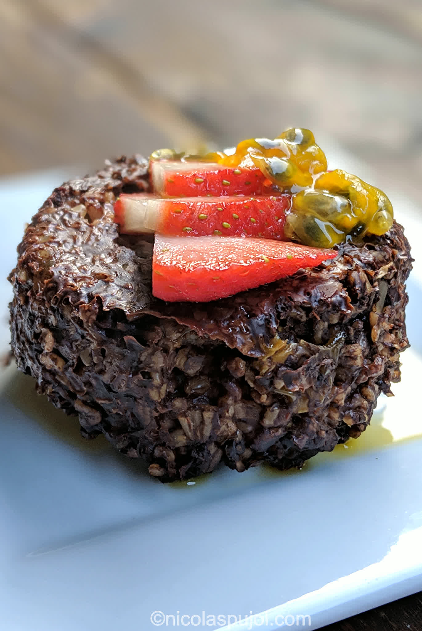 Oatmeal chocolate fruit cakes (strawberry, raisins) Snack