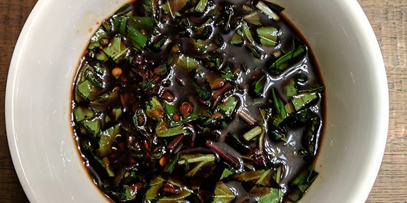 Oil-free spicy balsamic vinegar basil dressing