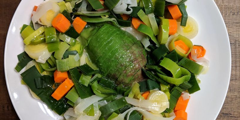 Steamed leek and carrot salad with avocado