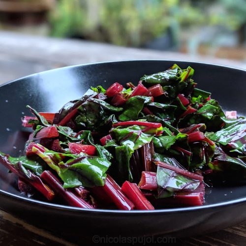 Beet greens salad without oil or salt