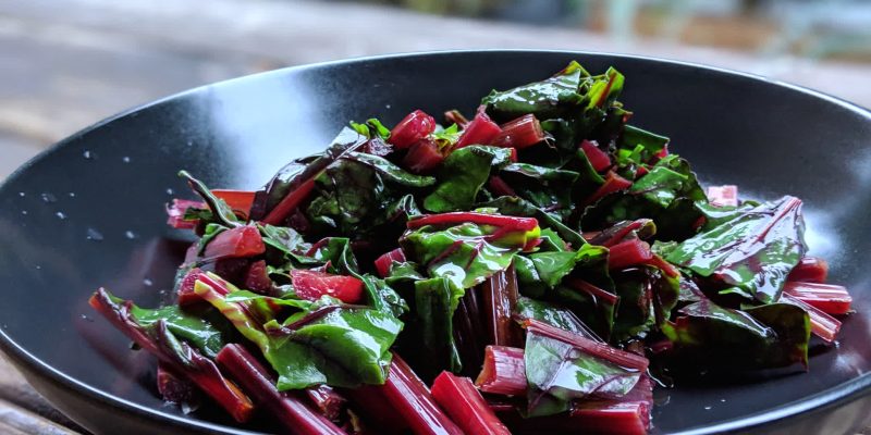 Beet greens salad without oil or salt