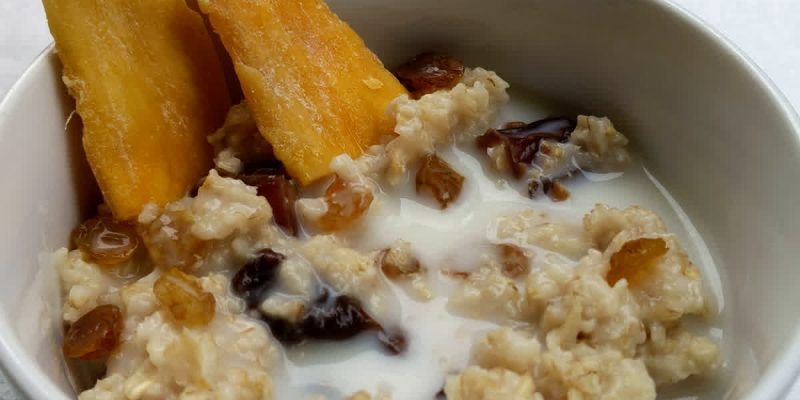 Dry fruits oatmeal (dates, prunes, apricots, raisins, mango)