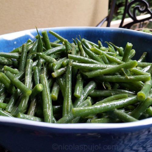 Green beans salad in lemon and mustard dressing