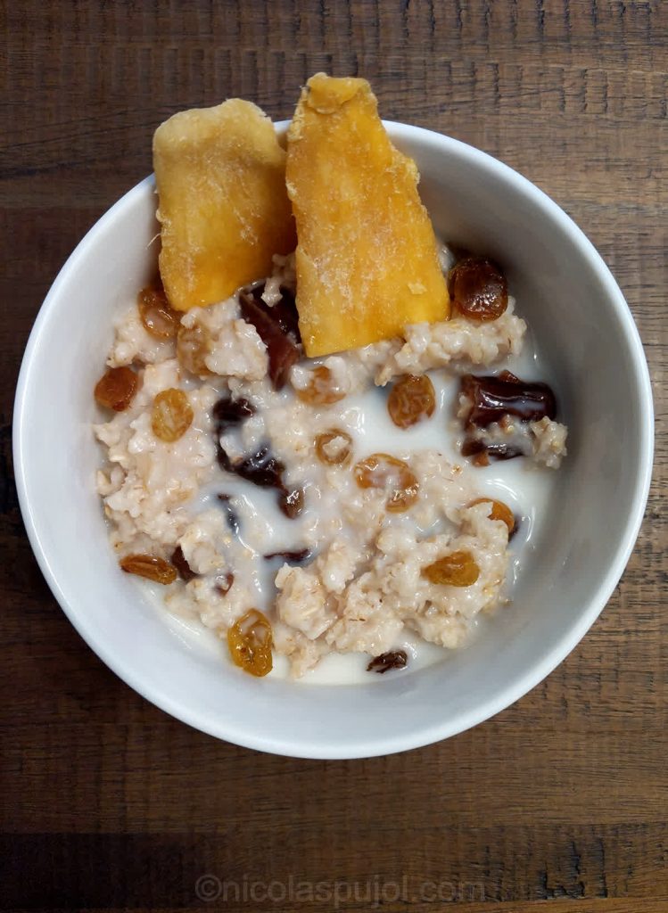 Oatmeal with dry fruits and almond milk