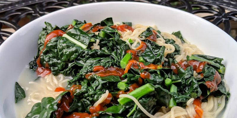 Oil-free kale and ramen noodles recipe