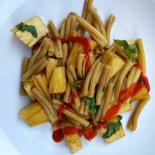 Oil-free pasta with pineapple and balsamic vinegar