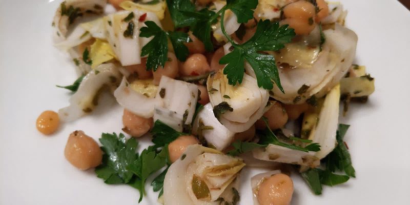 Endive garbanzo bean salad with chimichurri sauce without oil or salt