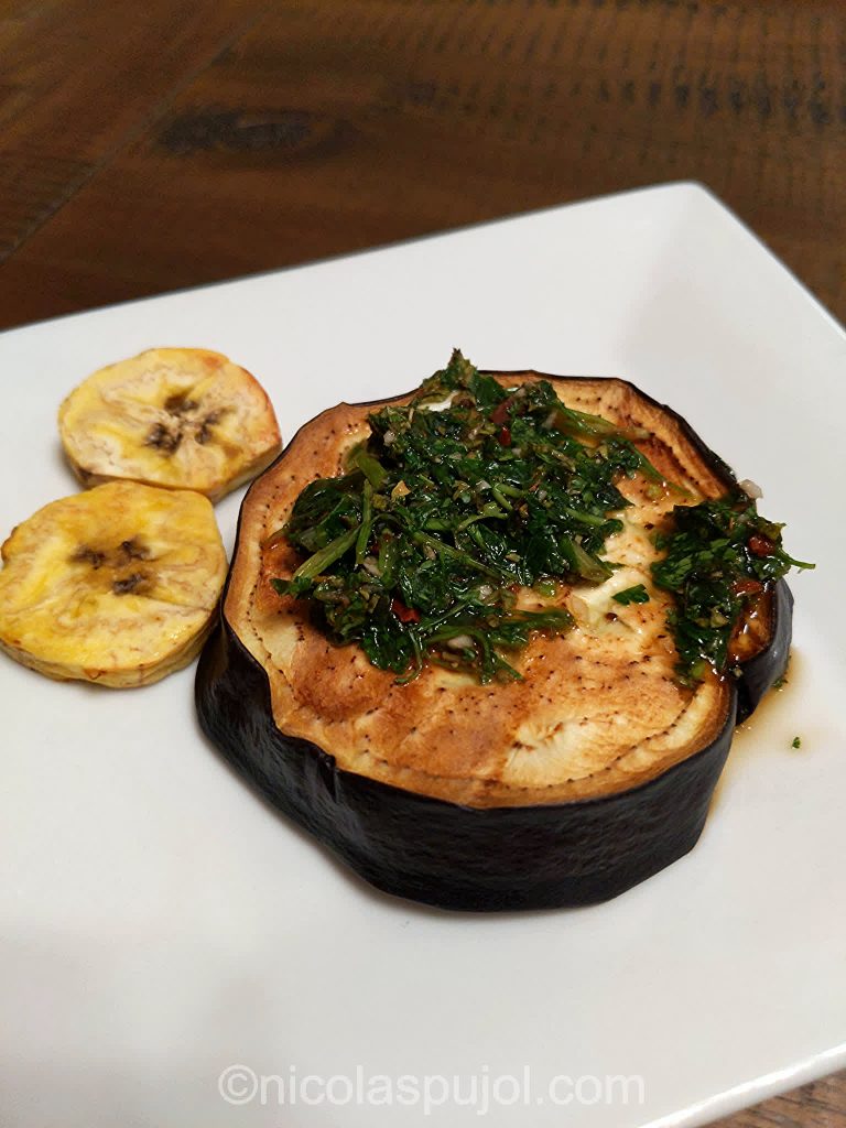 Aubergine and plantain appetizer with chimichurri sauce without oil