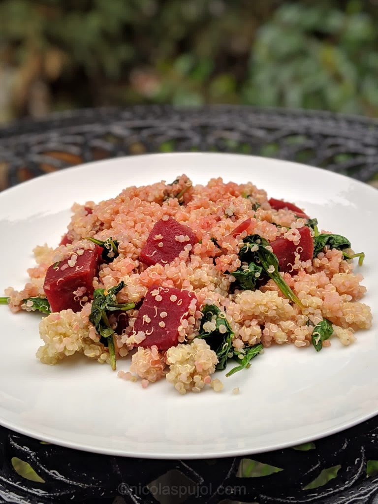 Quinoa salad with beets and spinach