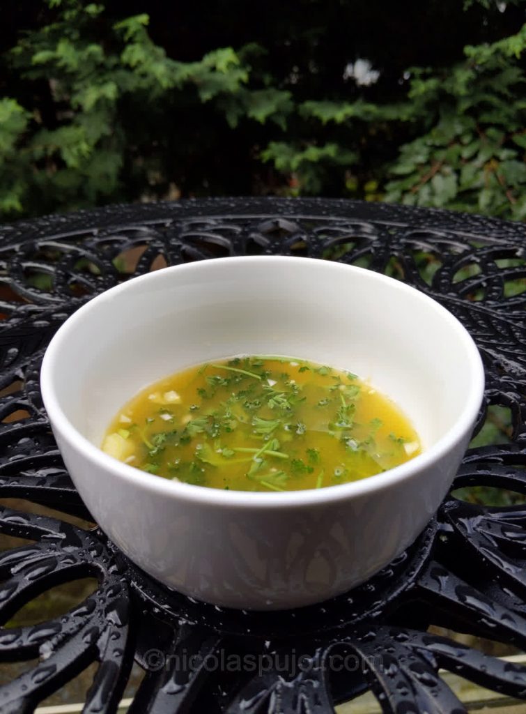 Fat-free orange vinaigrette with garlic and parsley