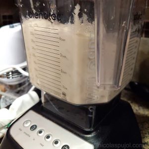 Blend the bananas and other ingredients for the vegan bread