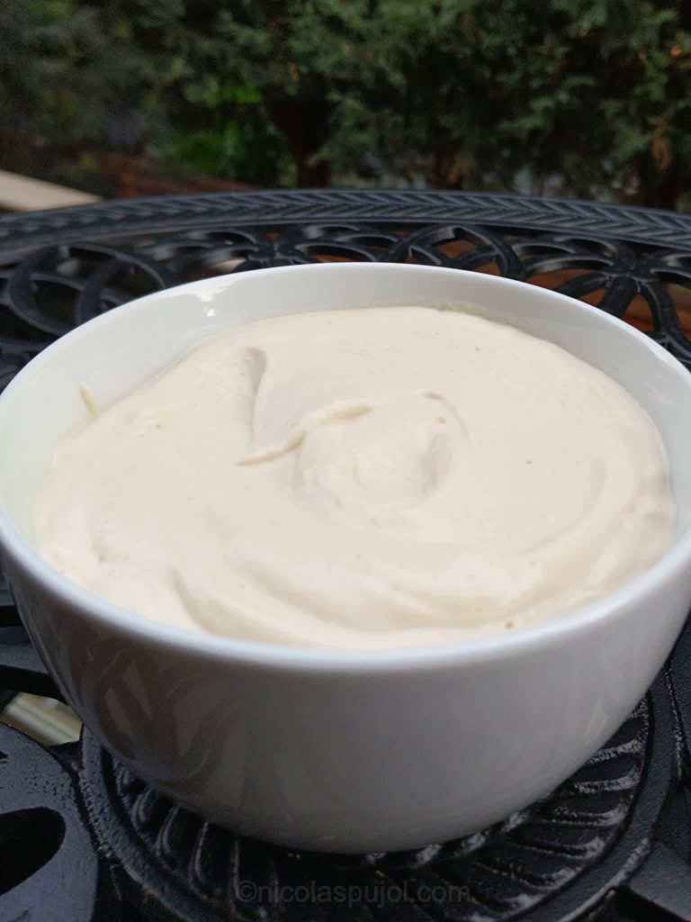 Vegan cashew cream